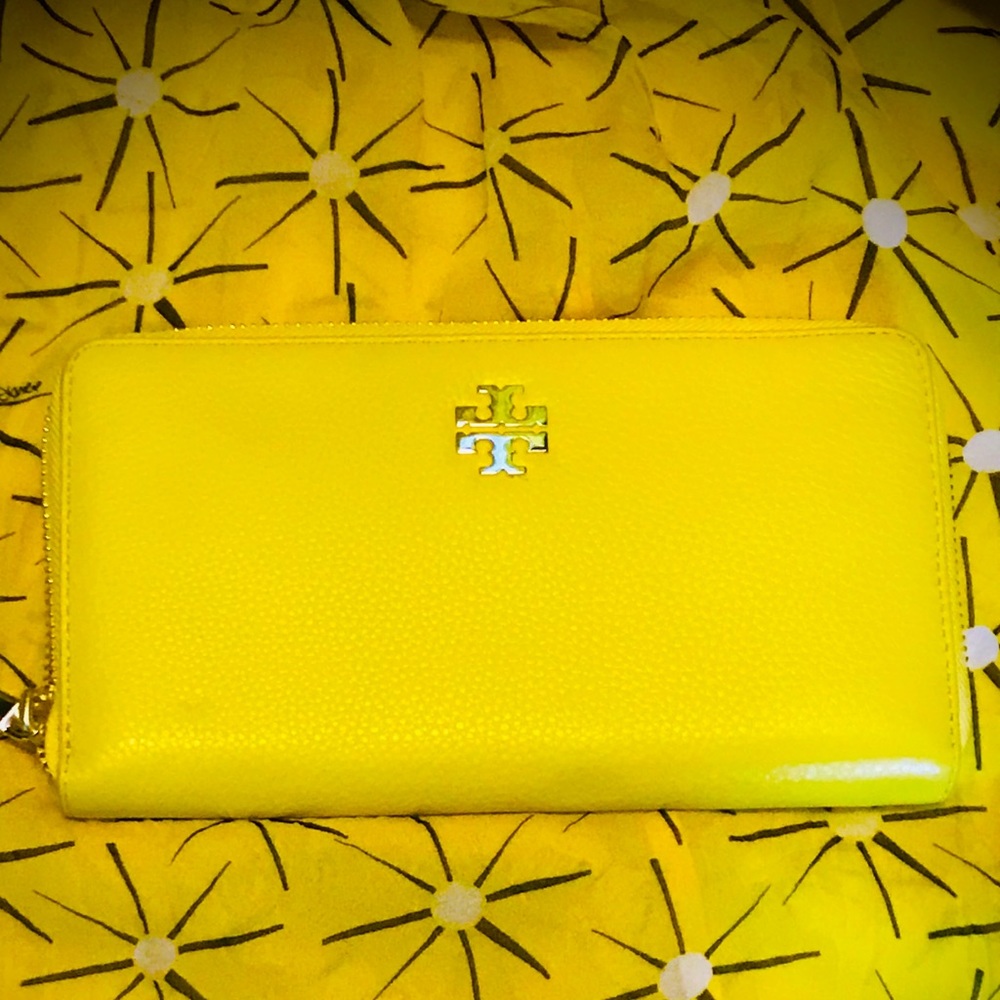 Tory Burch Sunshine Robinson Slim Wallet